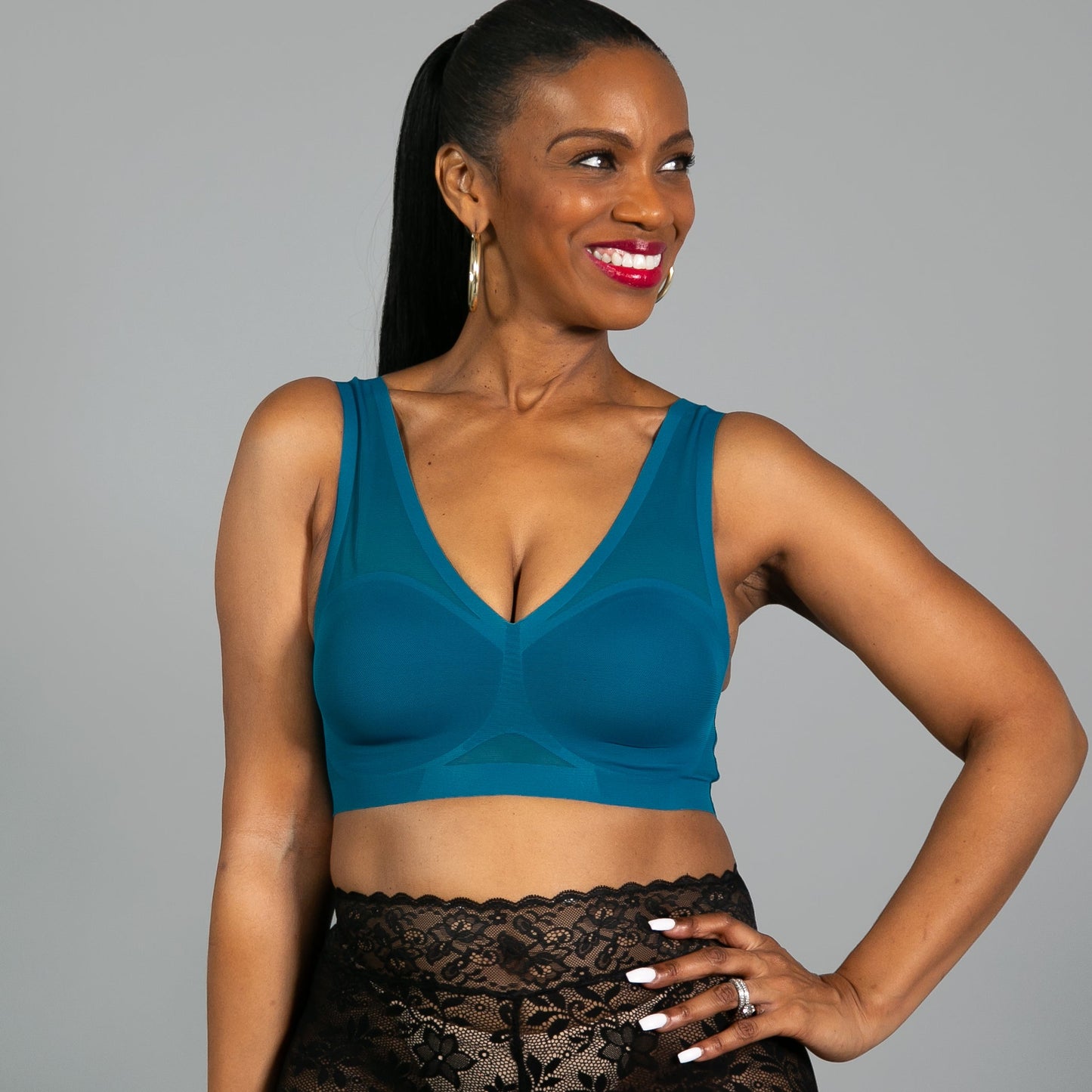 Invisible Edge Double Bonded Mesh Bra with Removable Pads