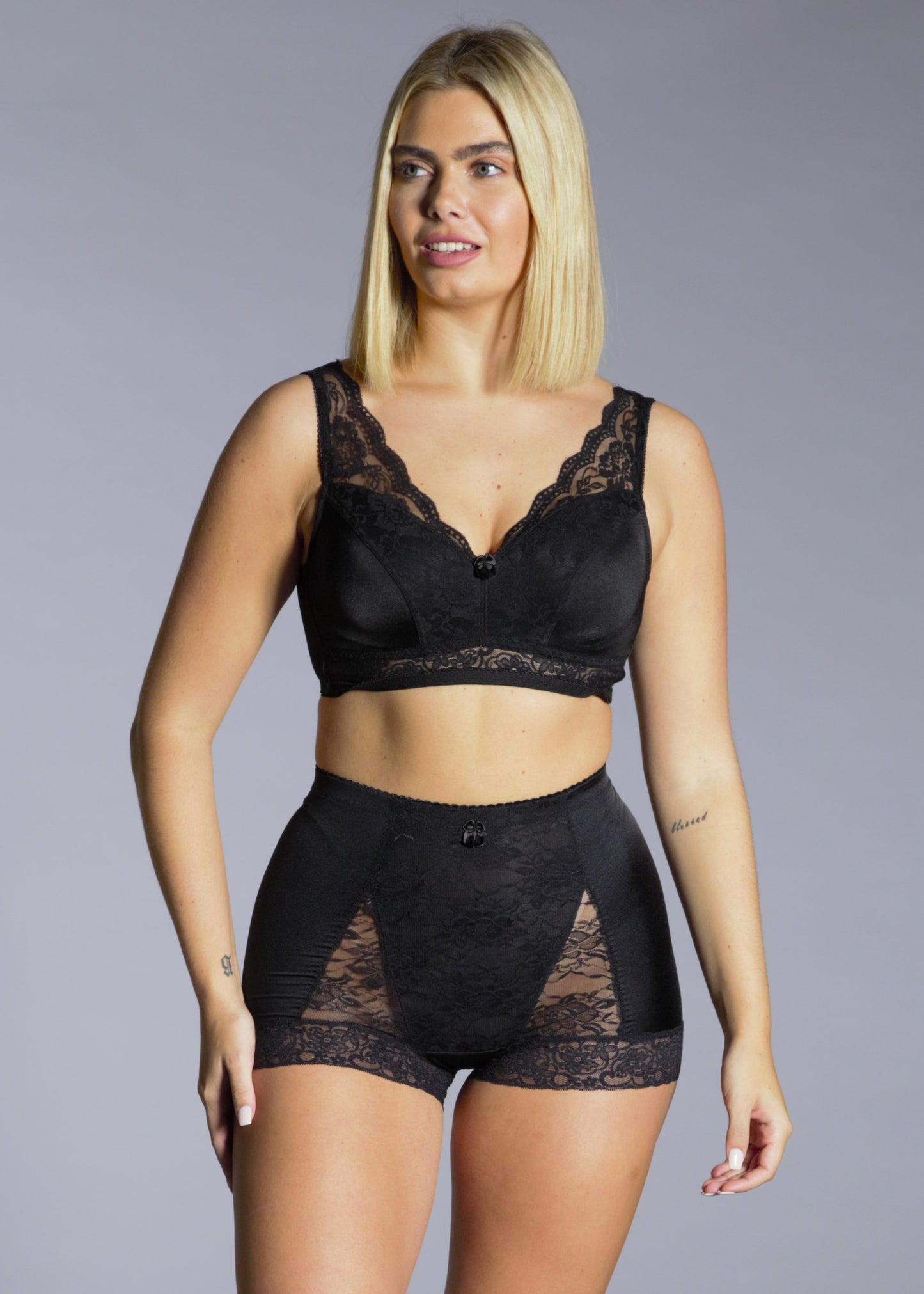 Leakproof Pin-Up Panty with Lace Detail - Heavy Hold
